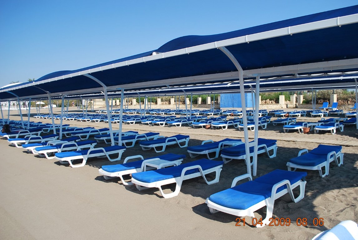 imagini hotel TITANIC LARA